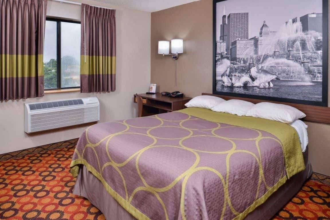 Super 8 By Wyndham Romeoville Bolingbrook Zewnętrze zdjęcie