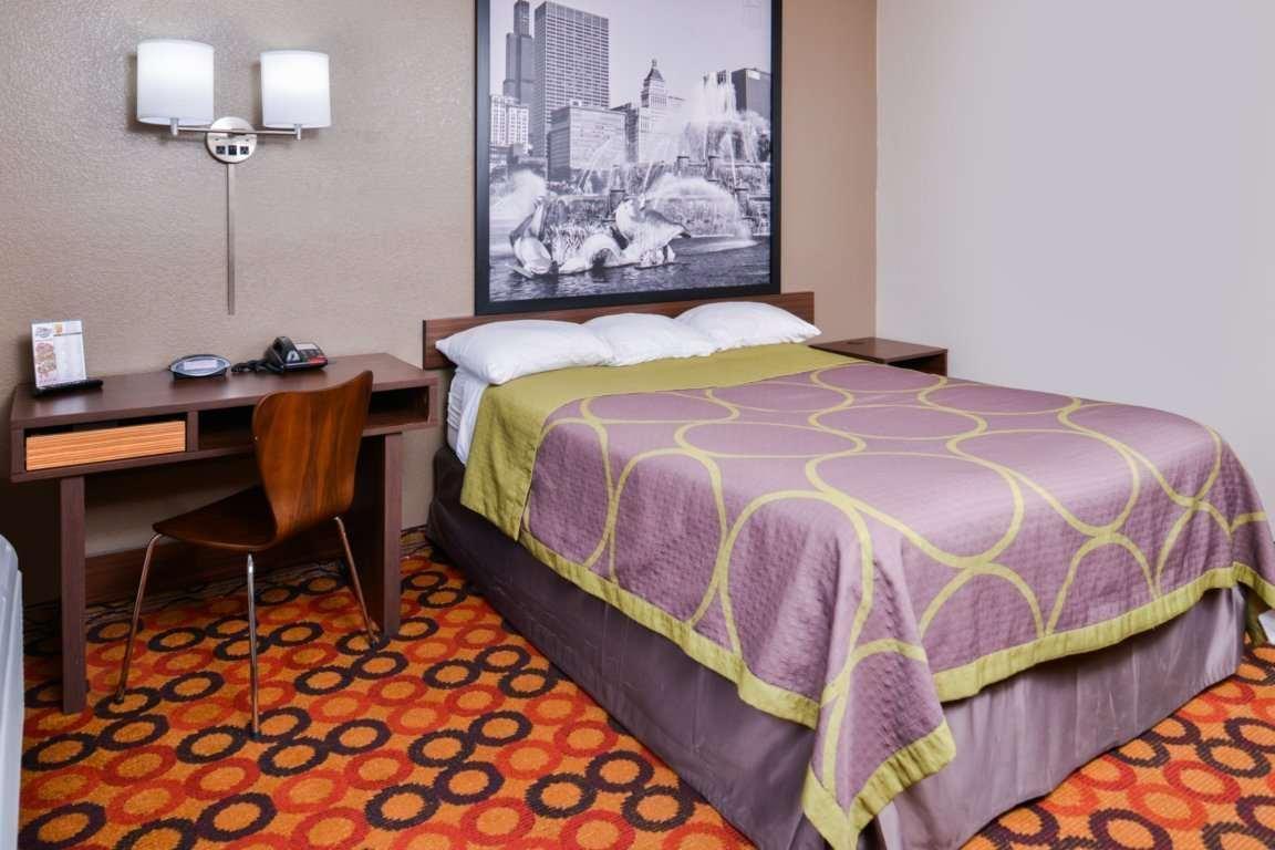 Super 8 By Wyndham Romeoville Bolingbrook Zewnętrze zdjęcie