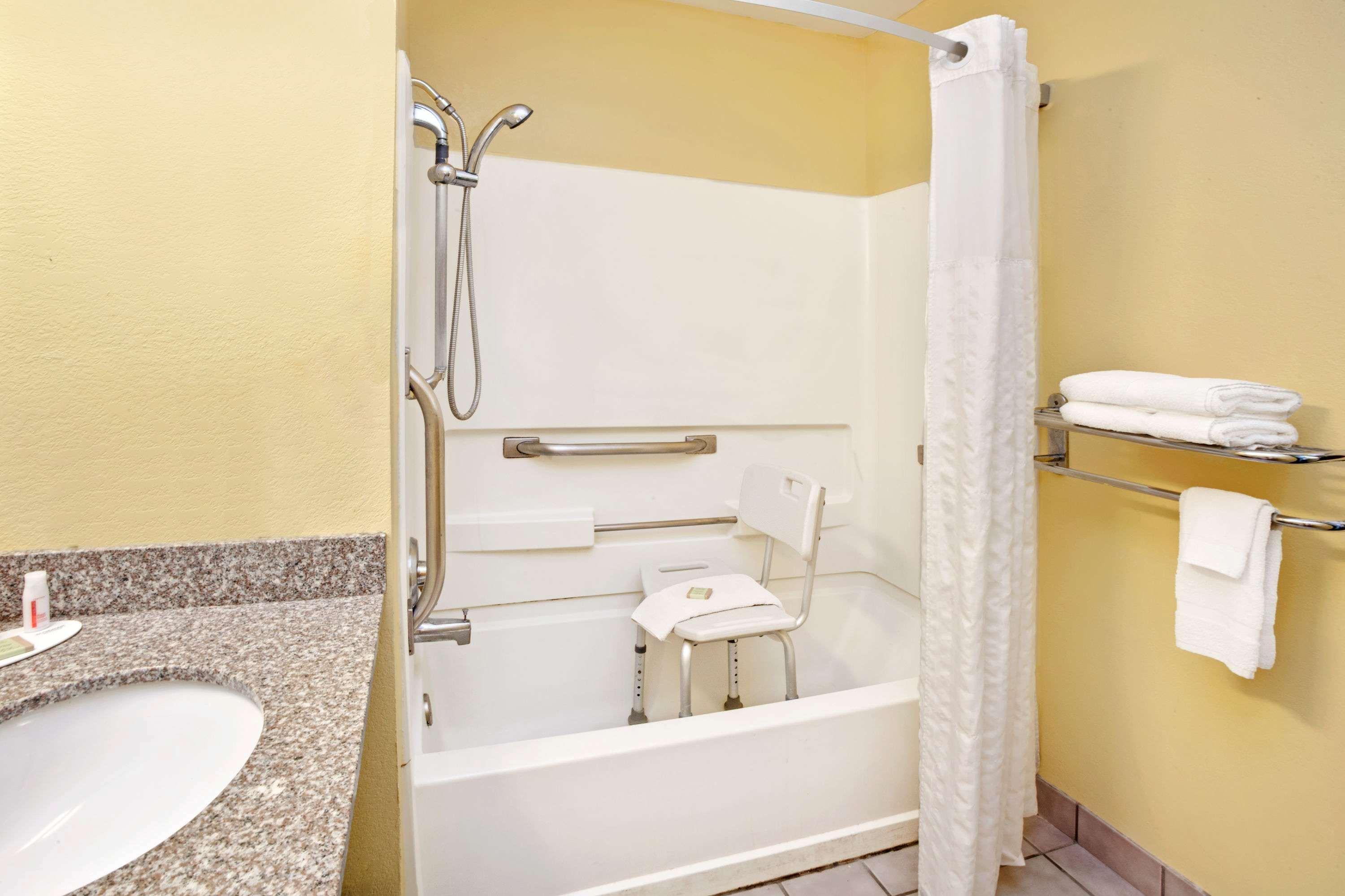 Super 8 By Wyndham Romeoville Bolingbrook Zewnętrze zdjęcie