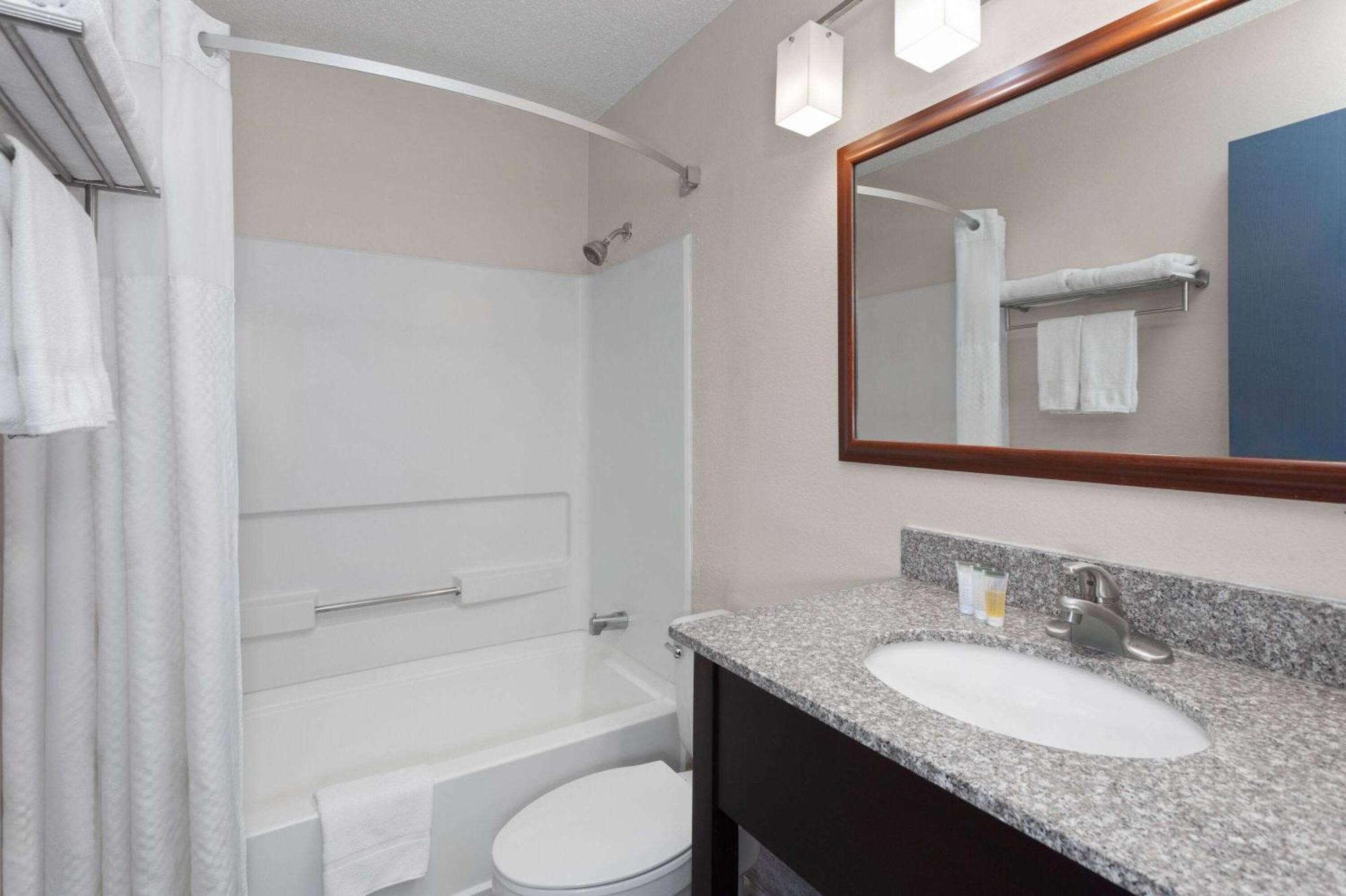 Super 8 By Wyndham Romeoville Bolingbrook Zewnętrze zdjęcie