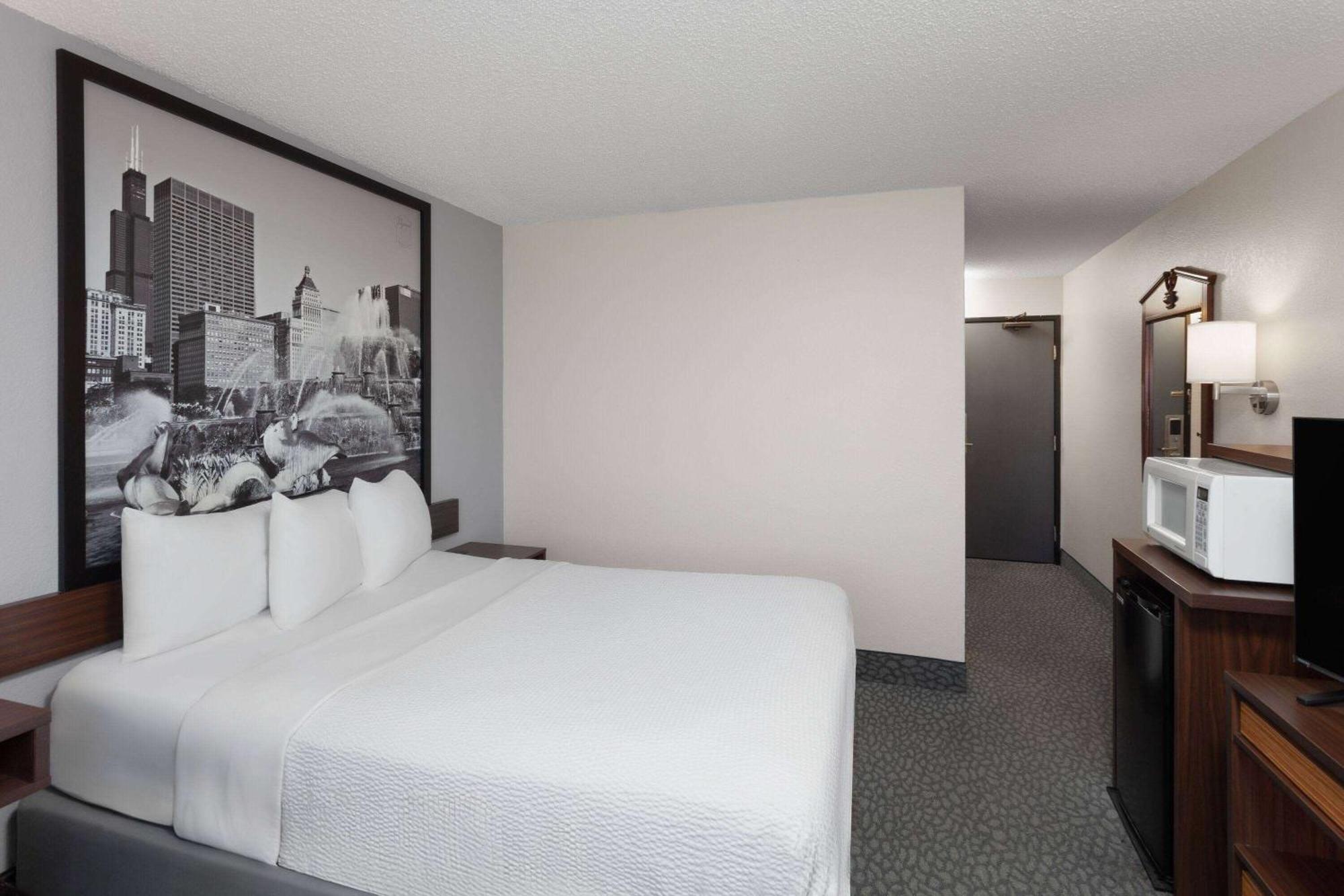 Super 8 By Wyndham Romeoville Bolingbrook Zewnętrze zdjęcie