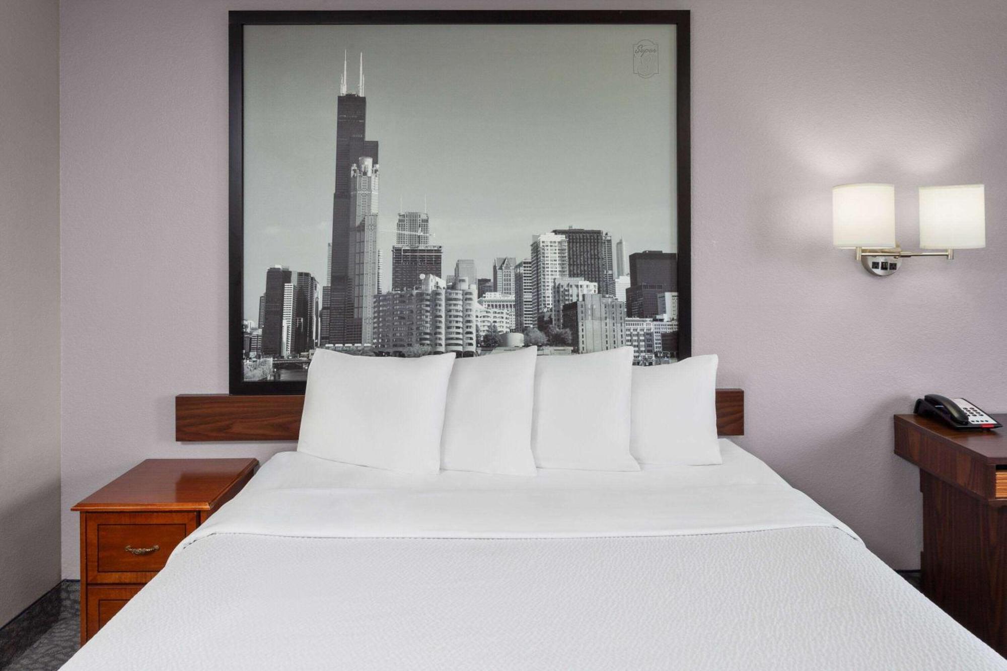 Super 8 By Wyndham Romeoville Bolingbrook Zewnętrze zdjęcie