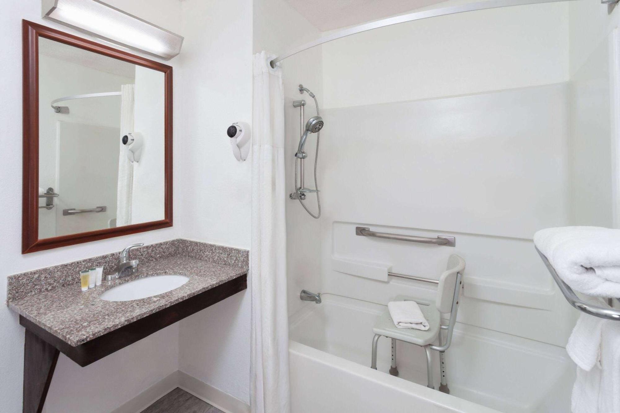 Super 8 By Wyndham Romeoville Bolingbrook Zewnętrze zdjęcie
