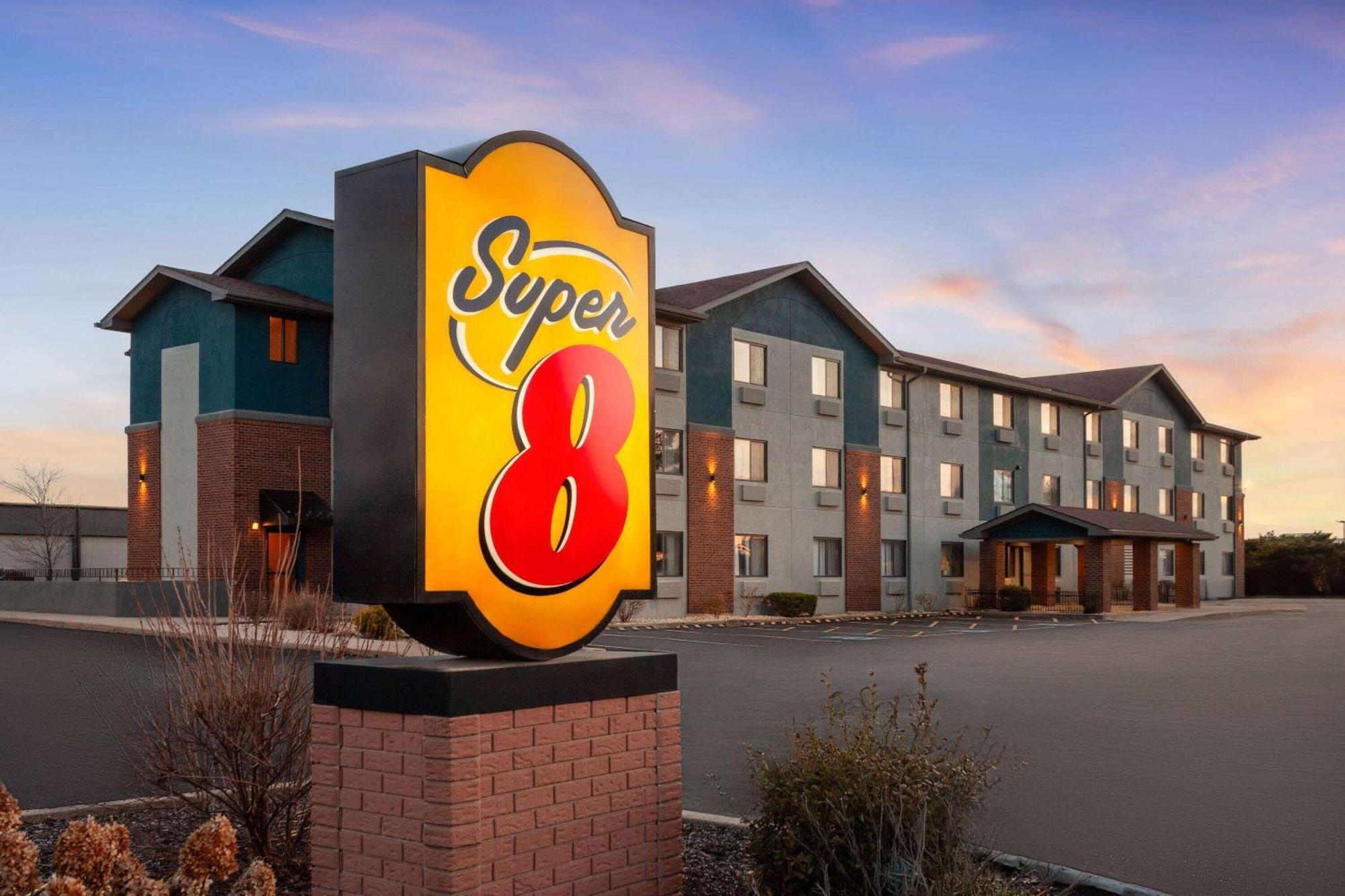 Super 8 By Wyndham Romeoville Bolingbrook Zewnętrze zdjęcie