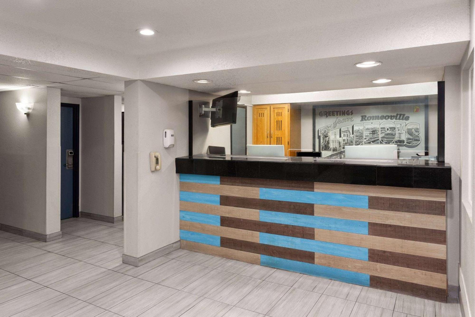 Super 8 By Wyndham Romeoville Bolingbrook Zewnętrze zdjęcie
