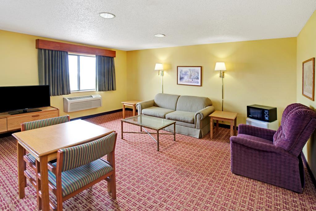 Super 8 By Wyndham Romeoville Bolingbrook Zewnętrze zdjęcie