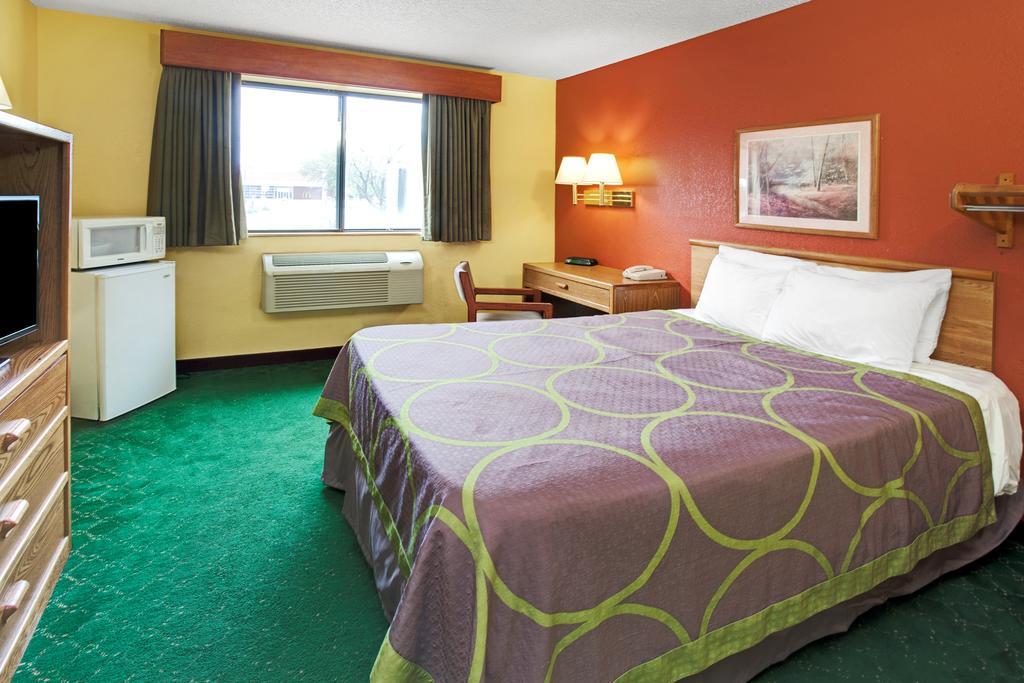 Super 8 By Wyndham Romeoville Bolingbrook Zewnętrze zdjęcie