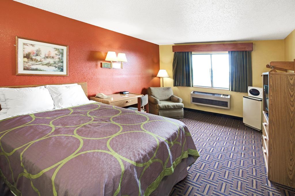 Super 8 By Wyndham Romeoville Bolingbrook Zewnętrze zdjęcie